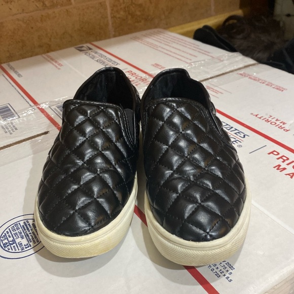 Time and Tru Shoes - Time&Tru size 6 shoes good condition
